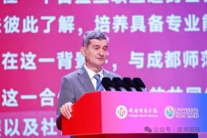 Il rettore di UniBa, Roberto Bellotti, durante l'inaugurazione del nuovo Istituto in Cina